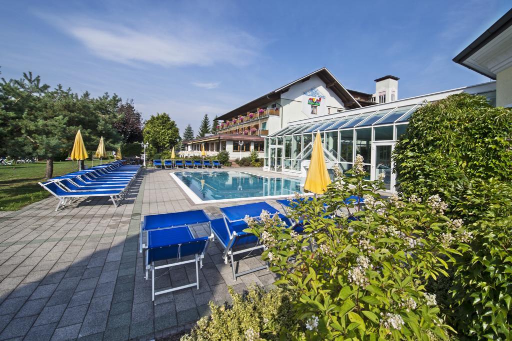 Golf-Tennis-Wellnesshotel Mori Sankt Kanzian am Klopeiner See Exterior photo