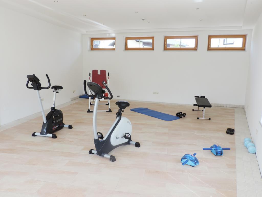 Golf-Tennis-Wellnesshotel Mori Sankt Kanzian am Klopeiner See Exterior photo