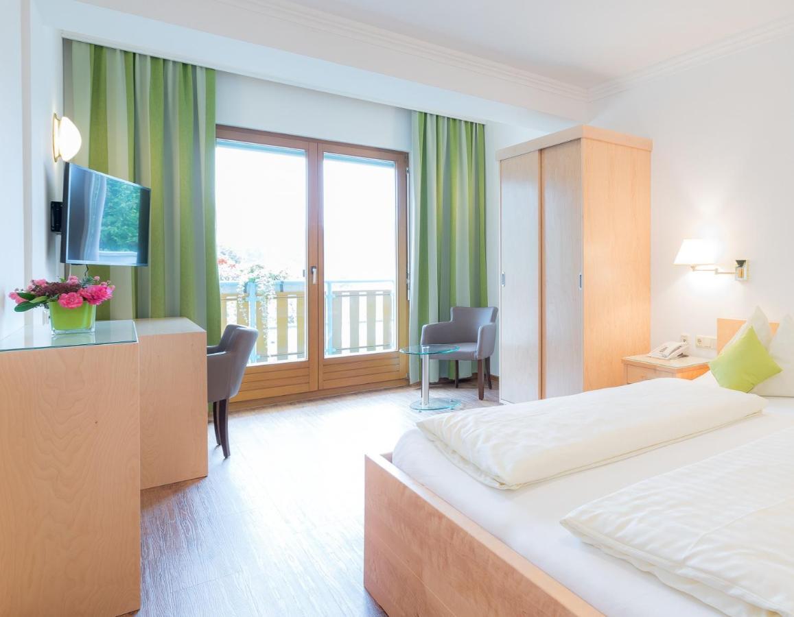 Golf-Tennis-Wellnesshotel Mori Sankt Kanzian am Klopeiner See Exterior photo